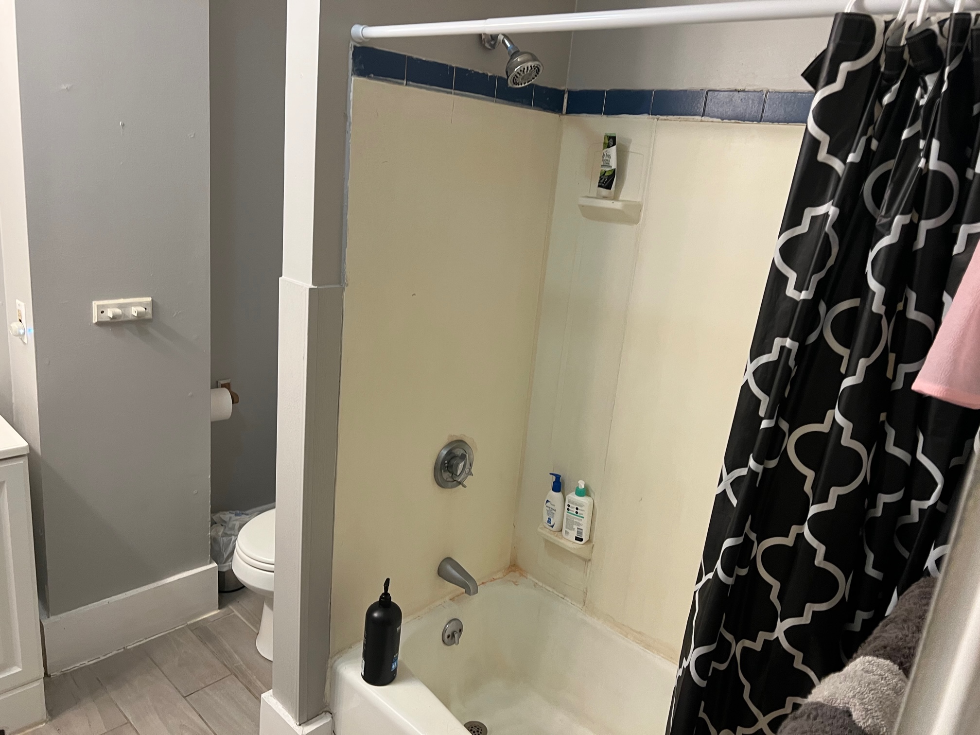 121 Hillside St, Mission Hill