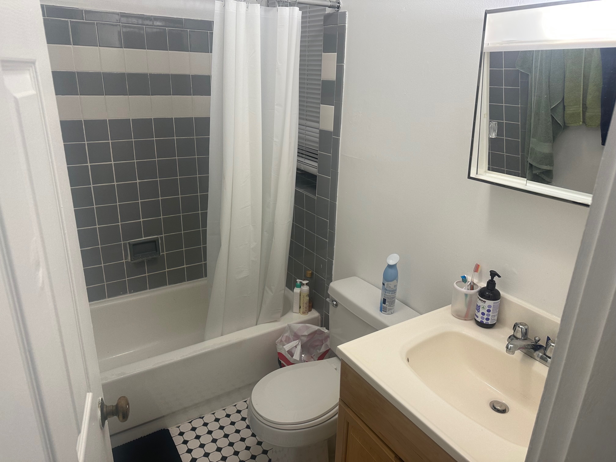 829 Beacon St, Fenway