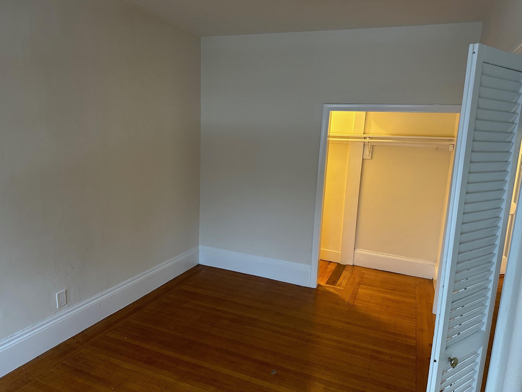 1748 Beacon St, Brookline