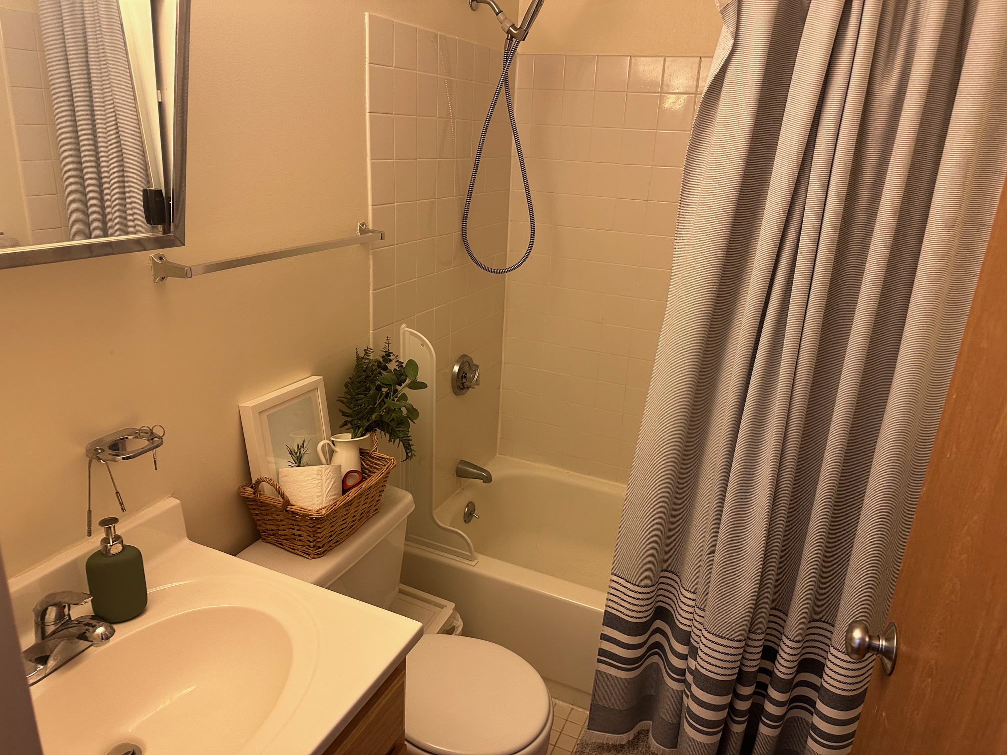 397 Massachusetts Ave, Roxbury