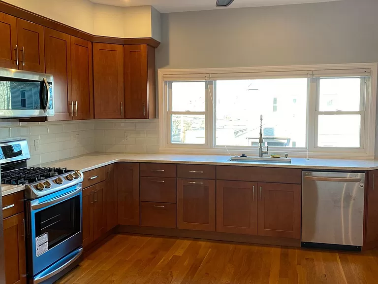 83 Hudson St, Davis Square