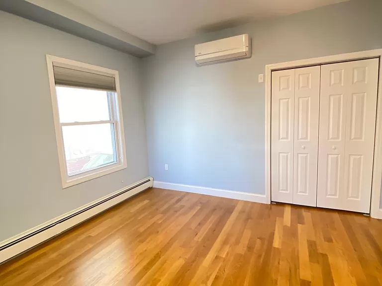 83 Hudson St, Davis Square