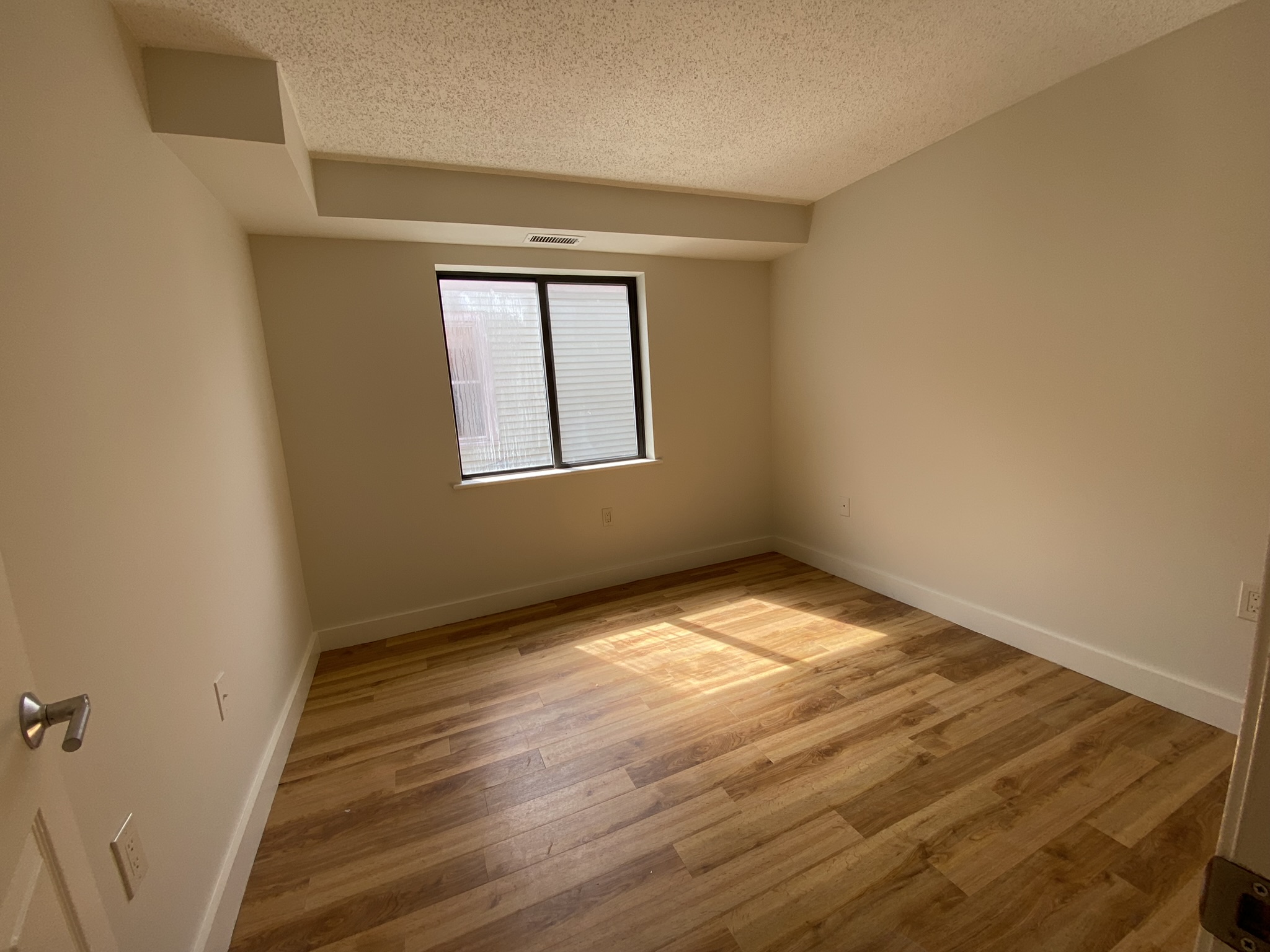 16 Elmer St, Central Square