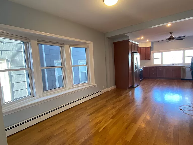 83 Hudson St, Davis Square