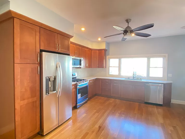 83 Hudson St, Davis Square