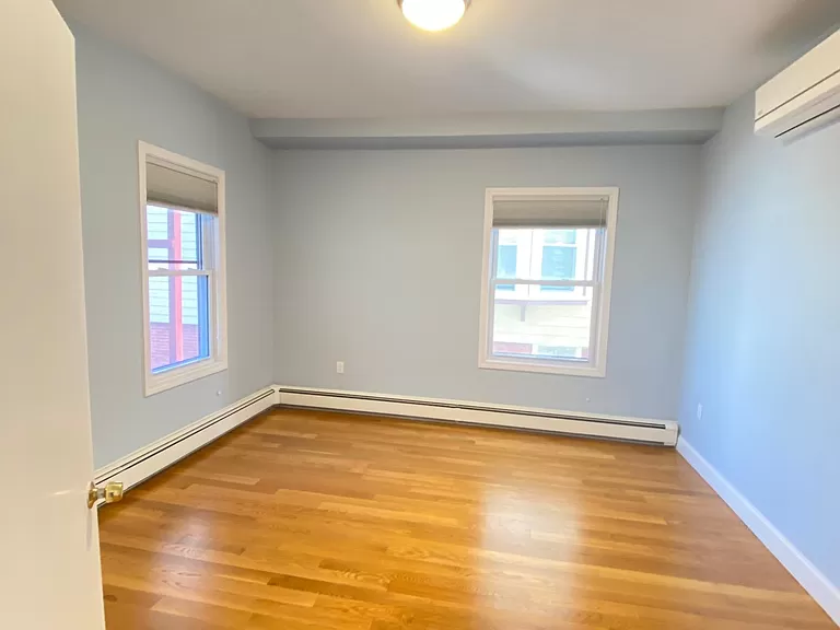 83 Hudson St, Davis Square