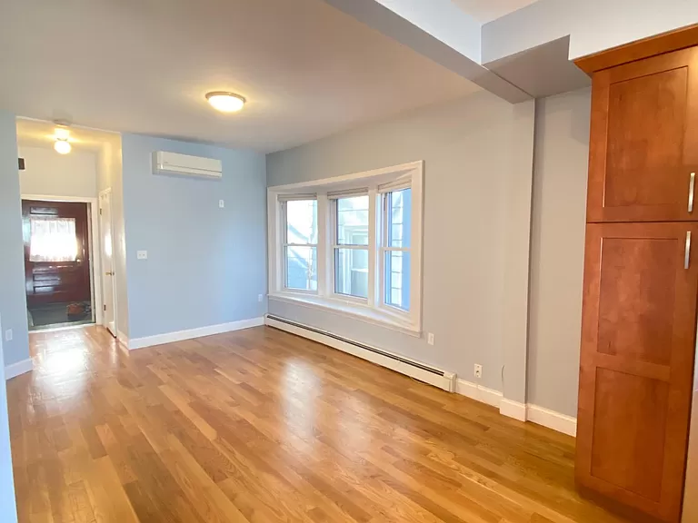 83 Hudson St, Davis Square