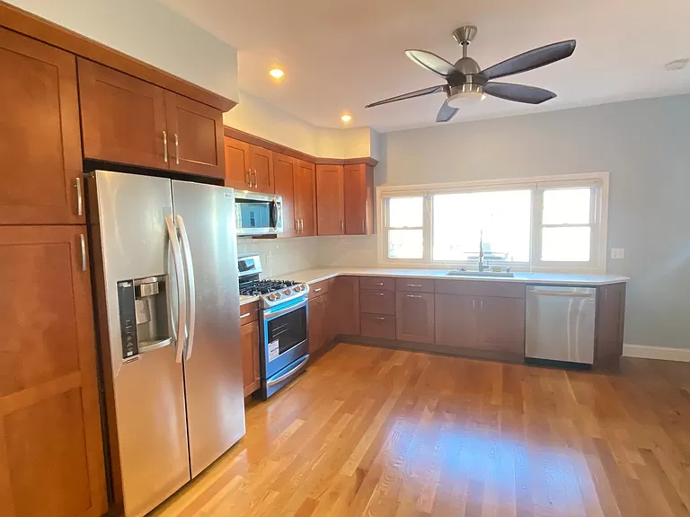 83 Hudson St, Davis Square