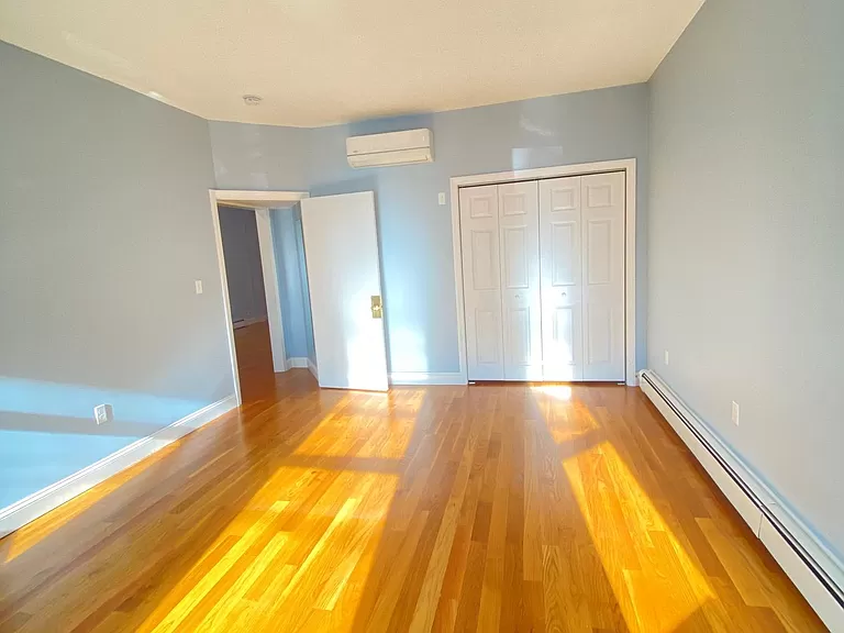 83 Hudson St, Davis Square