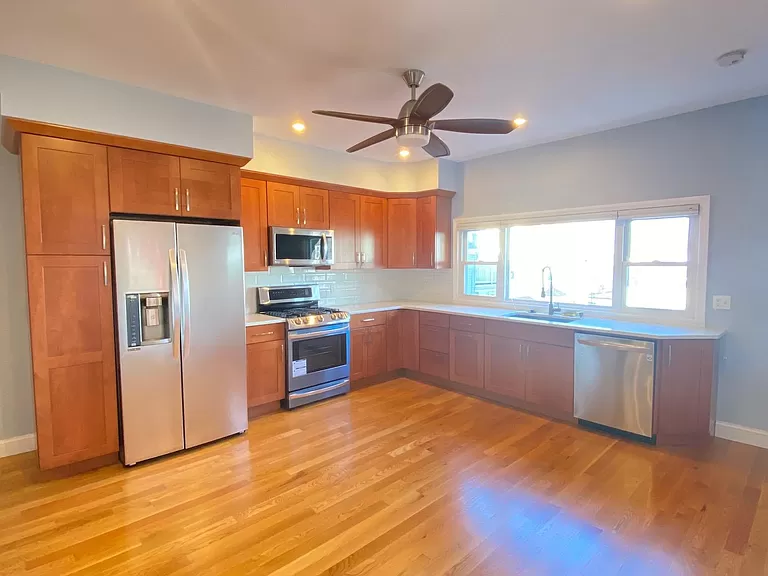 83 Hudson St, Davis Square