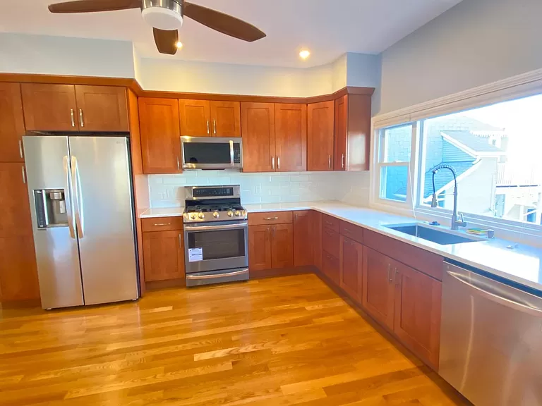 83 Hudson St, Davis Square