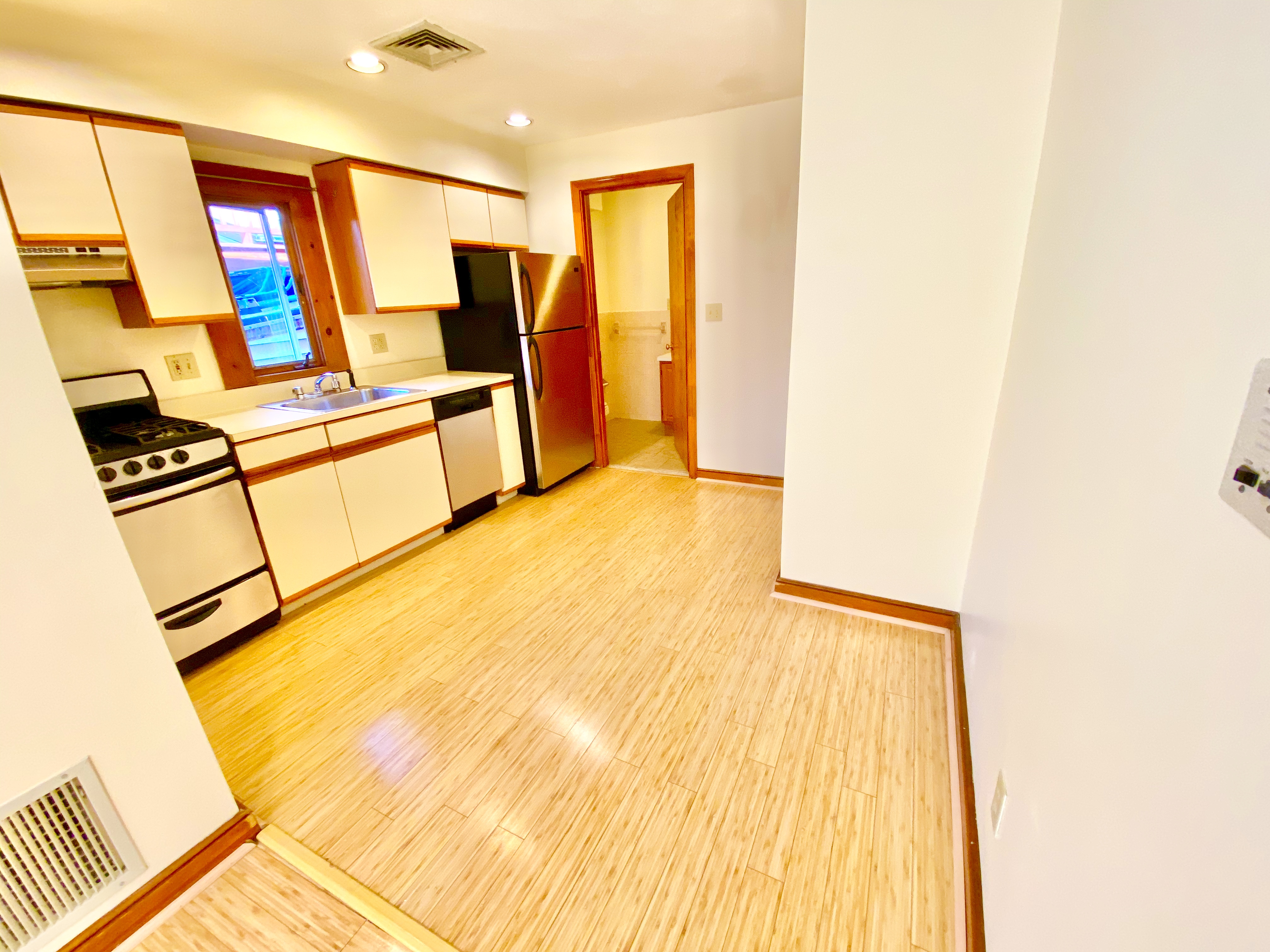 2 Webster Pl, North End