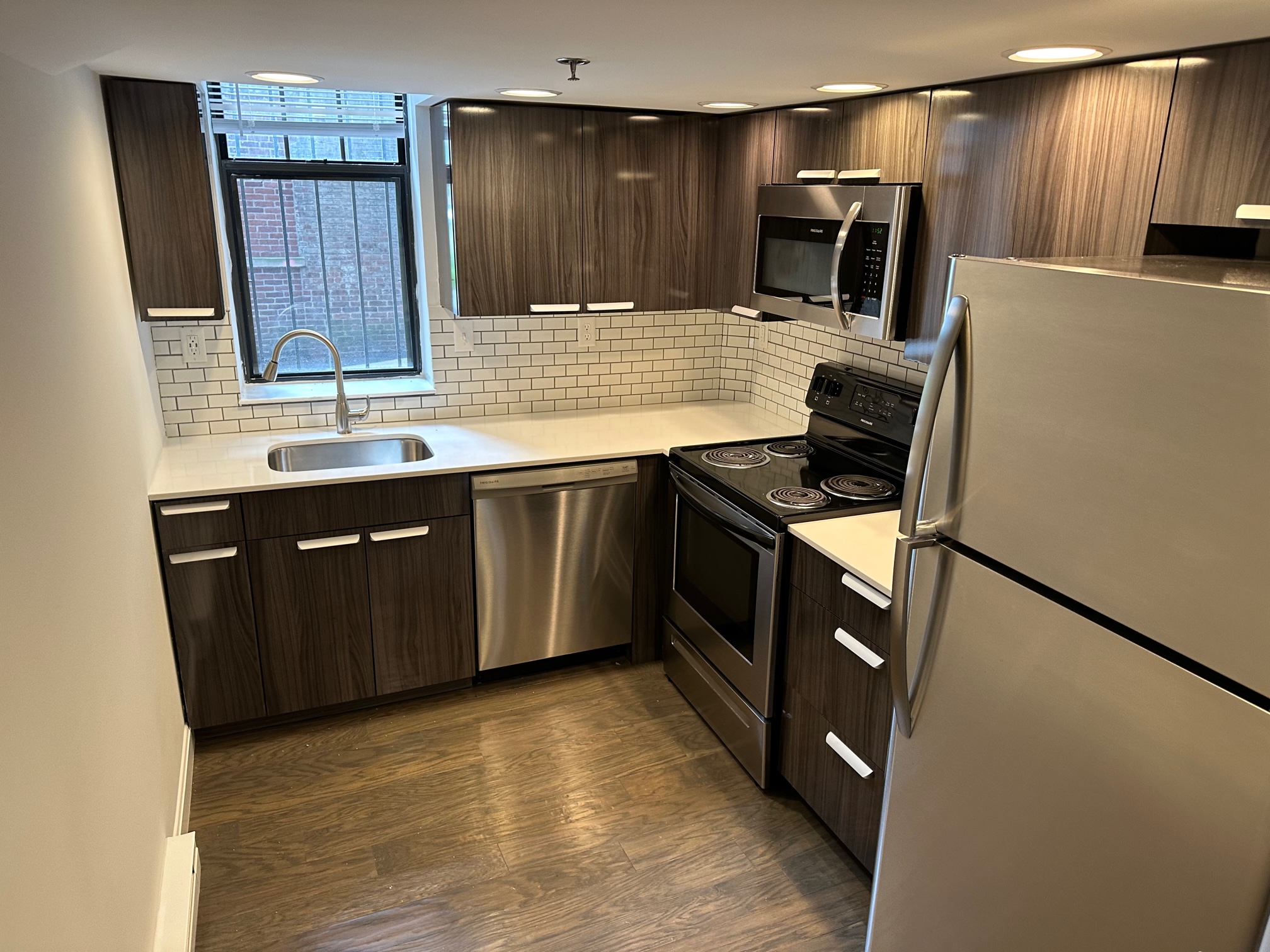 100 Queensberry St, Fenway