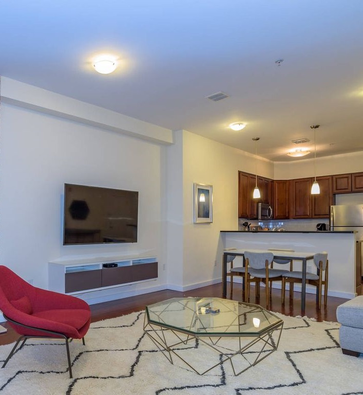 1030 Bennington St, West End