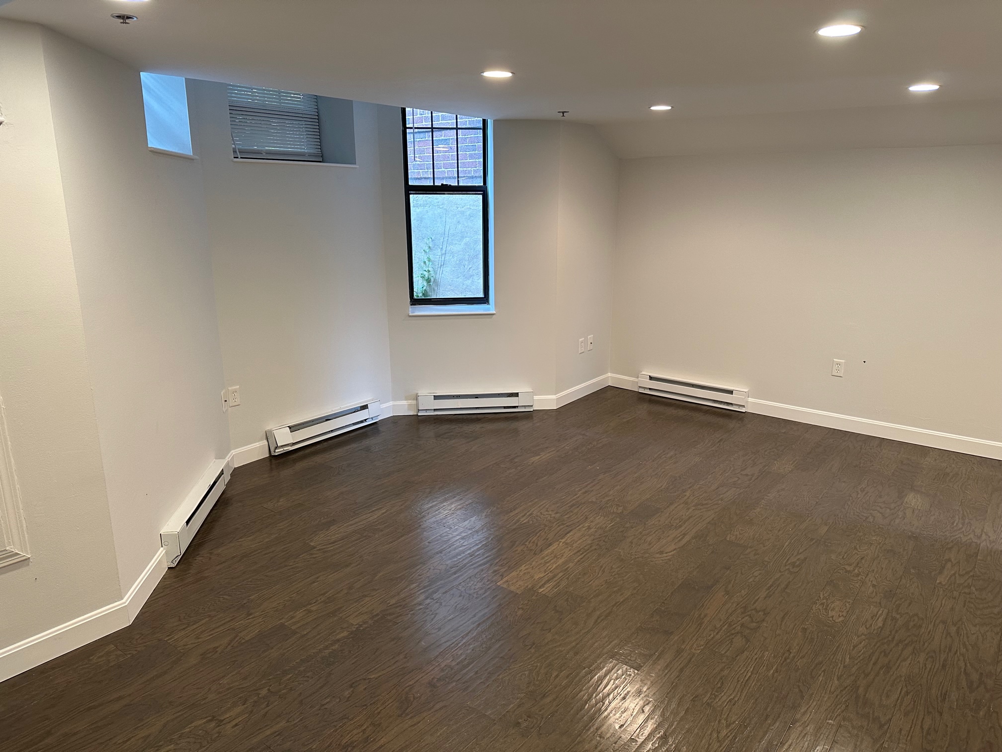 100 Queensberry St, Fenway