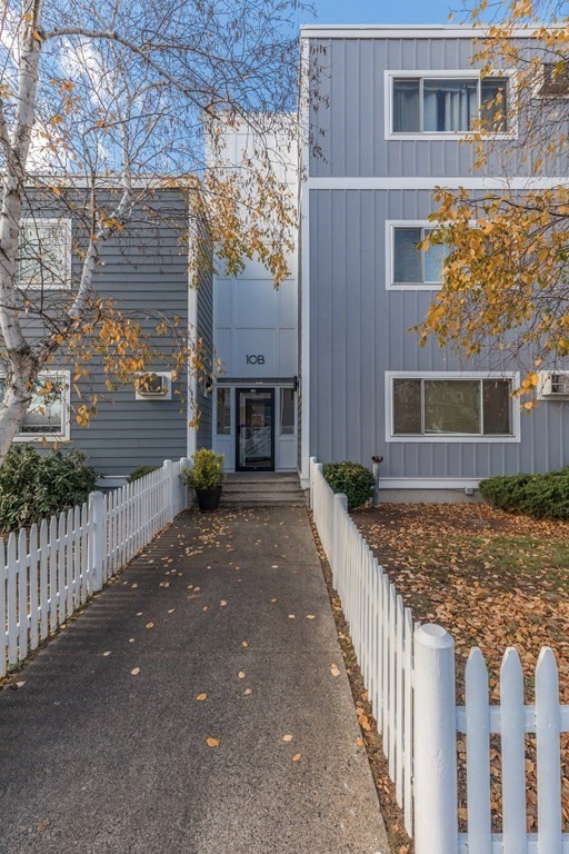 10 Orleans St, East Boston