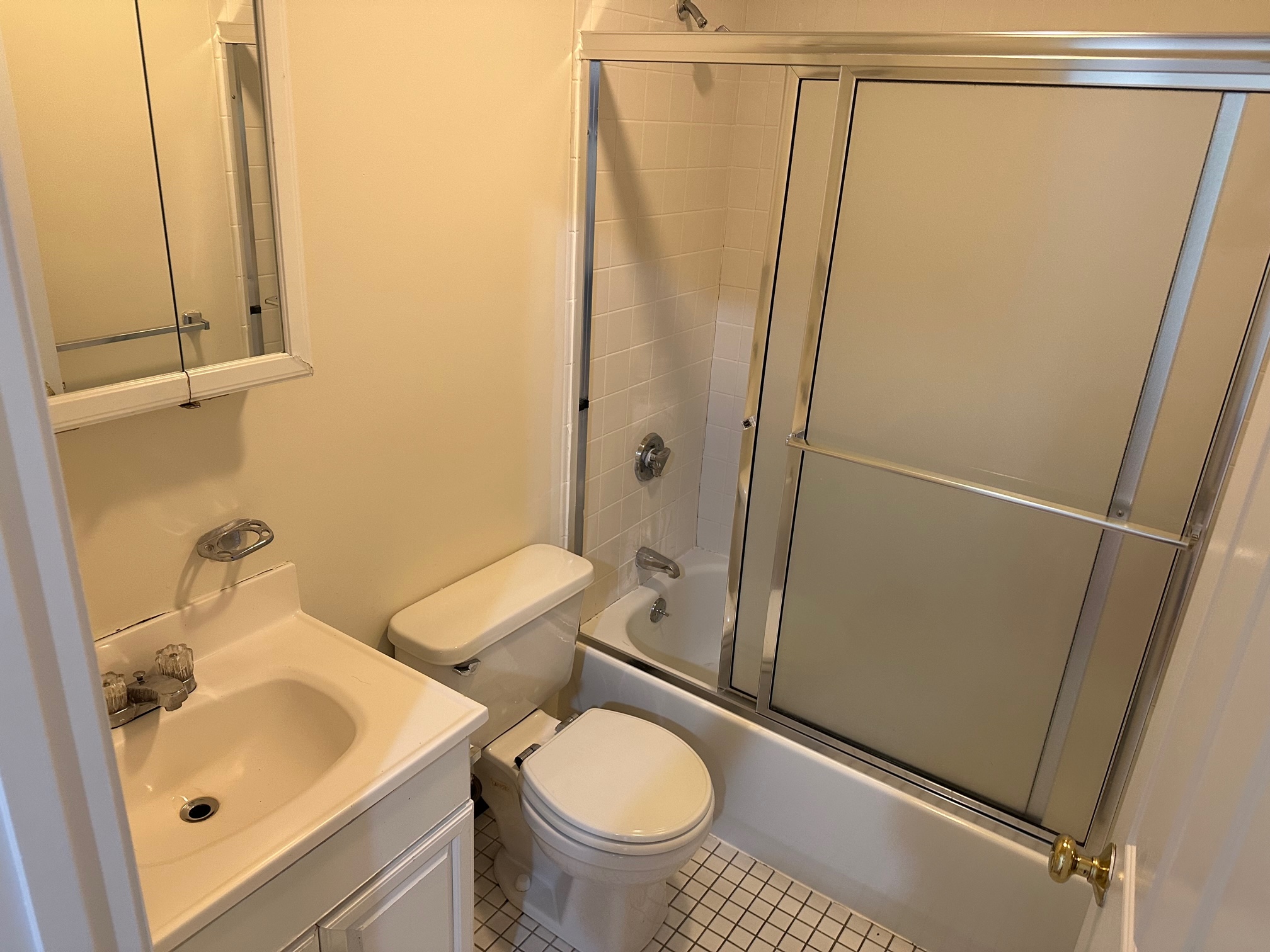 81 Essex St, Chinatown