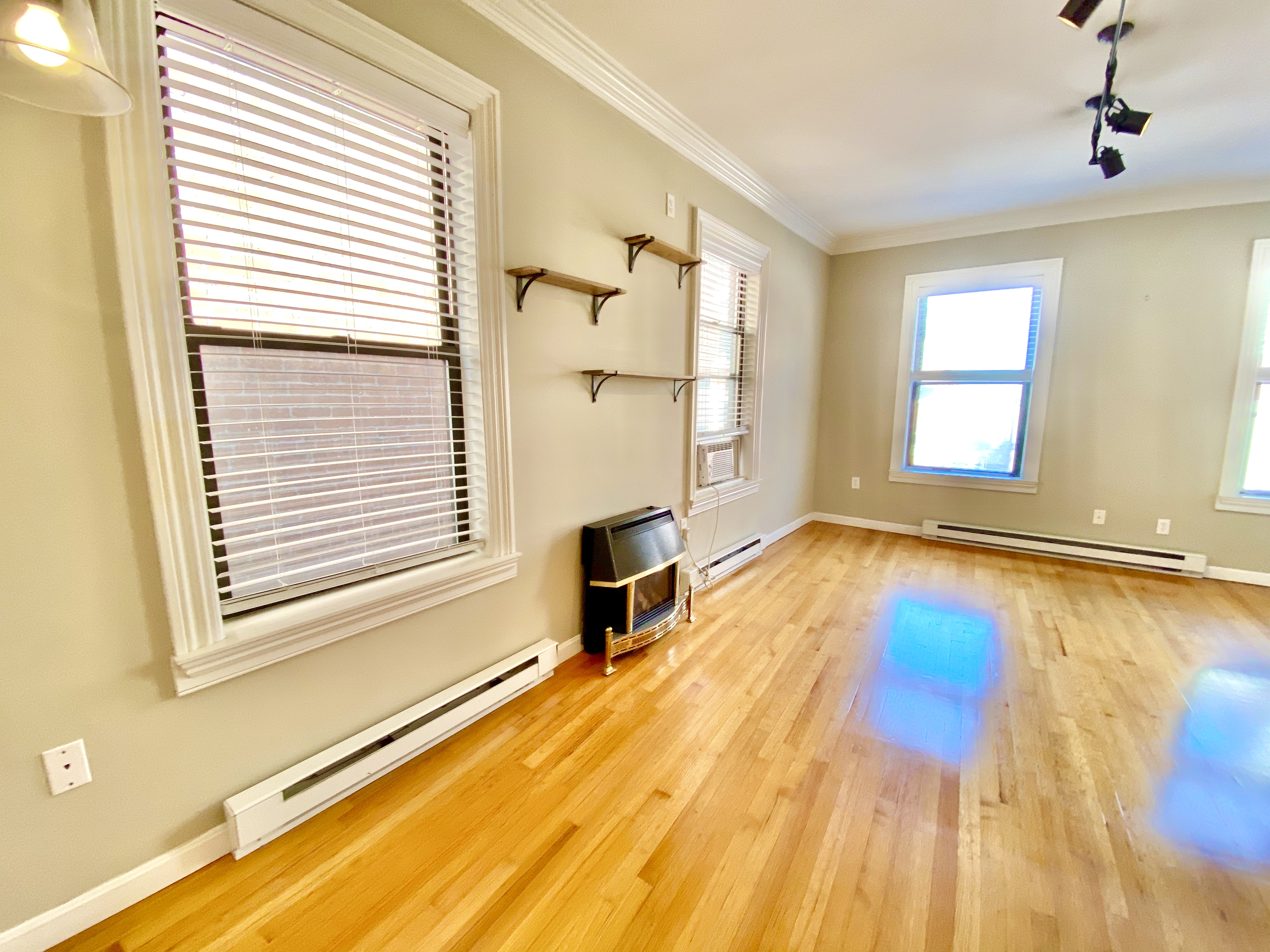 44 Charter St, North End