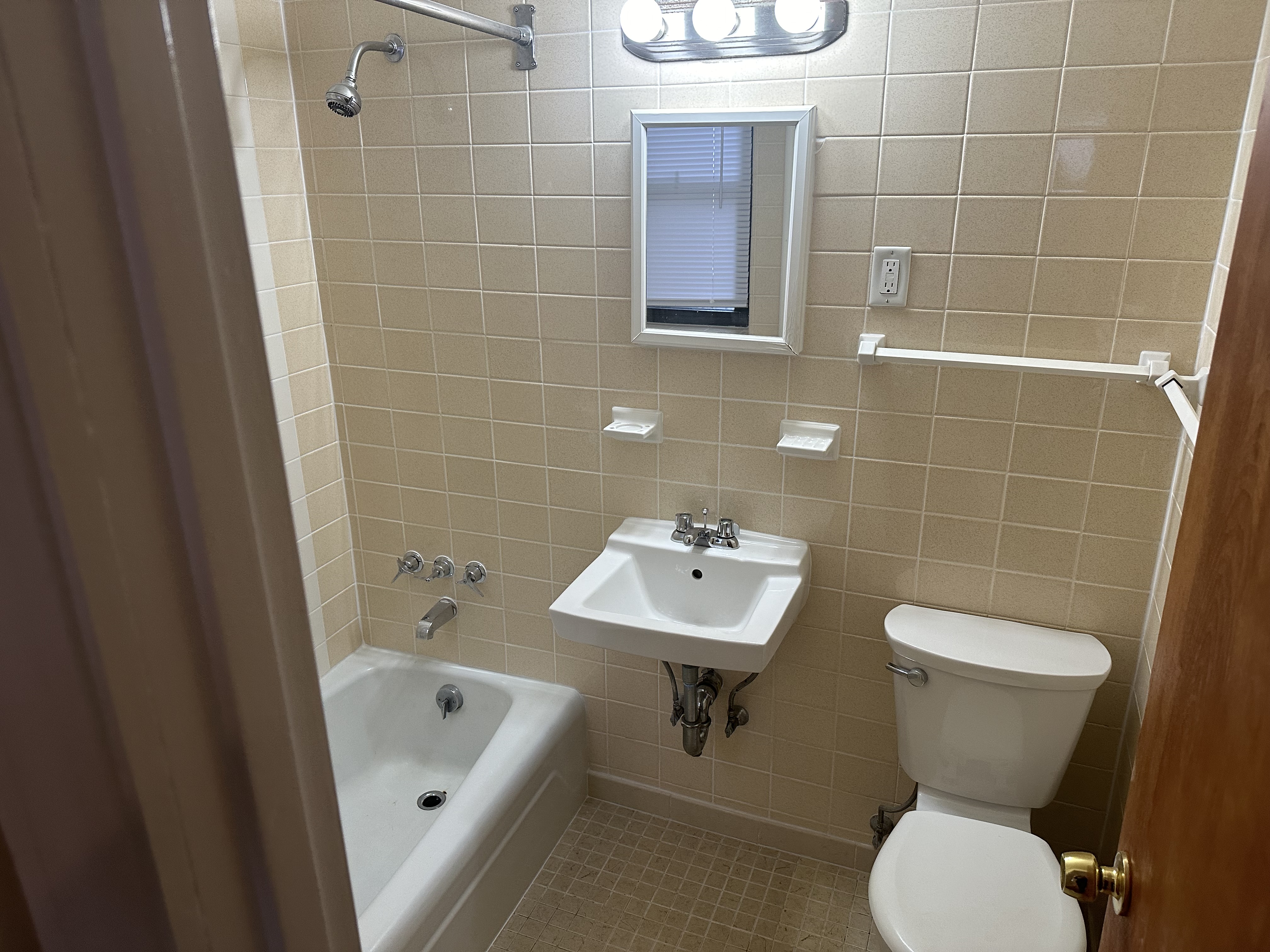 1315 Commonwealth Ave, Allston