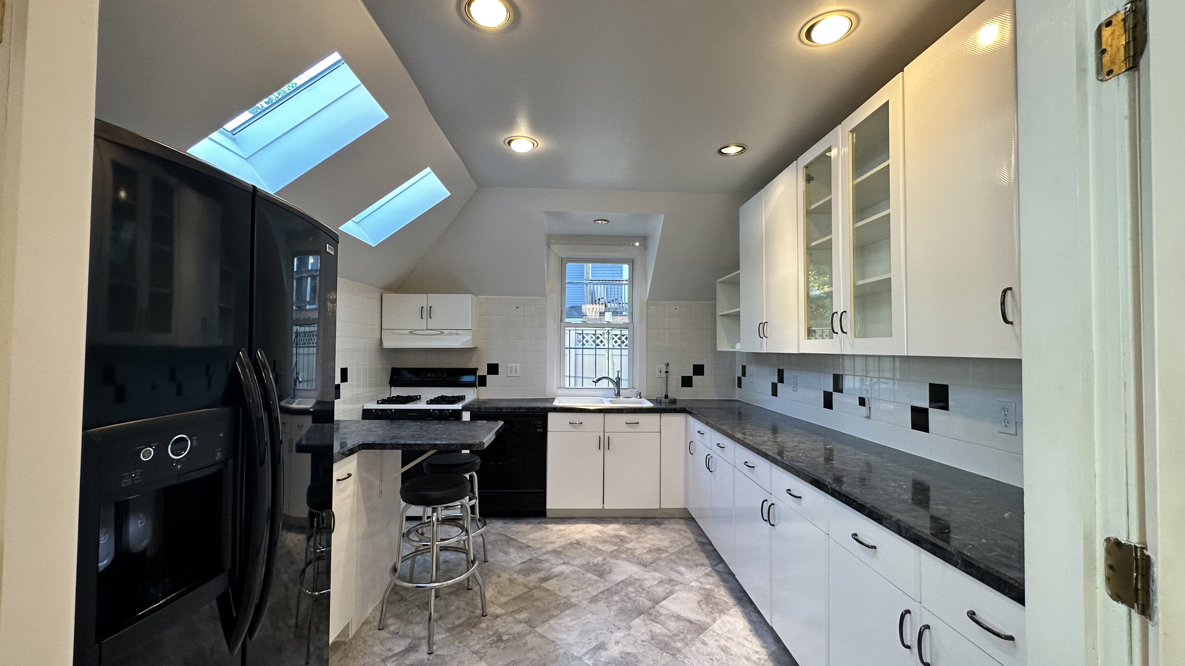 103 University Rd, Washington Square