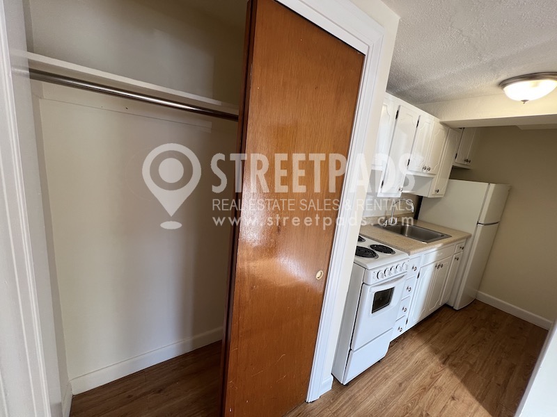 176 North Beacon St, Brighton