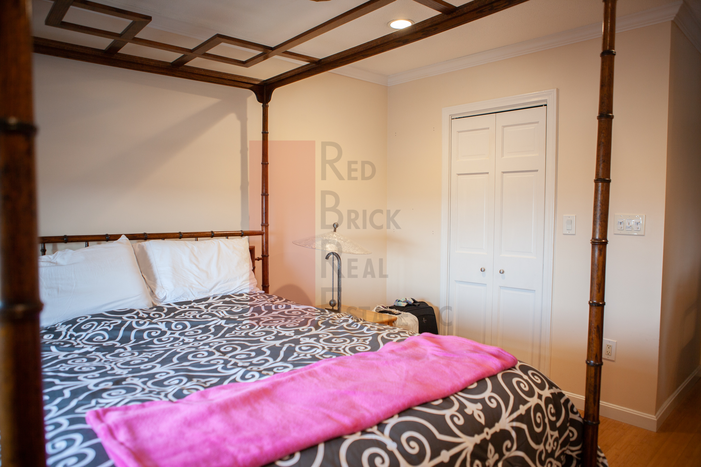 16 Harcourt St, Back Bay