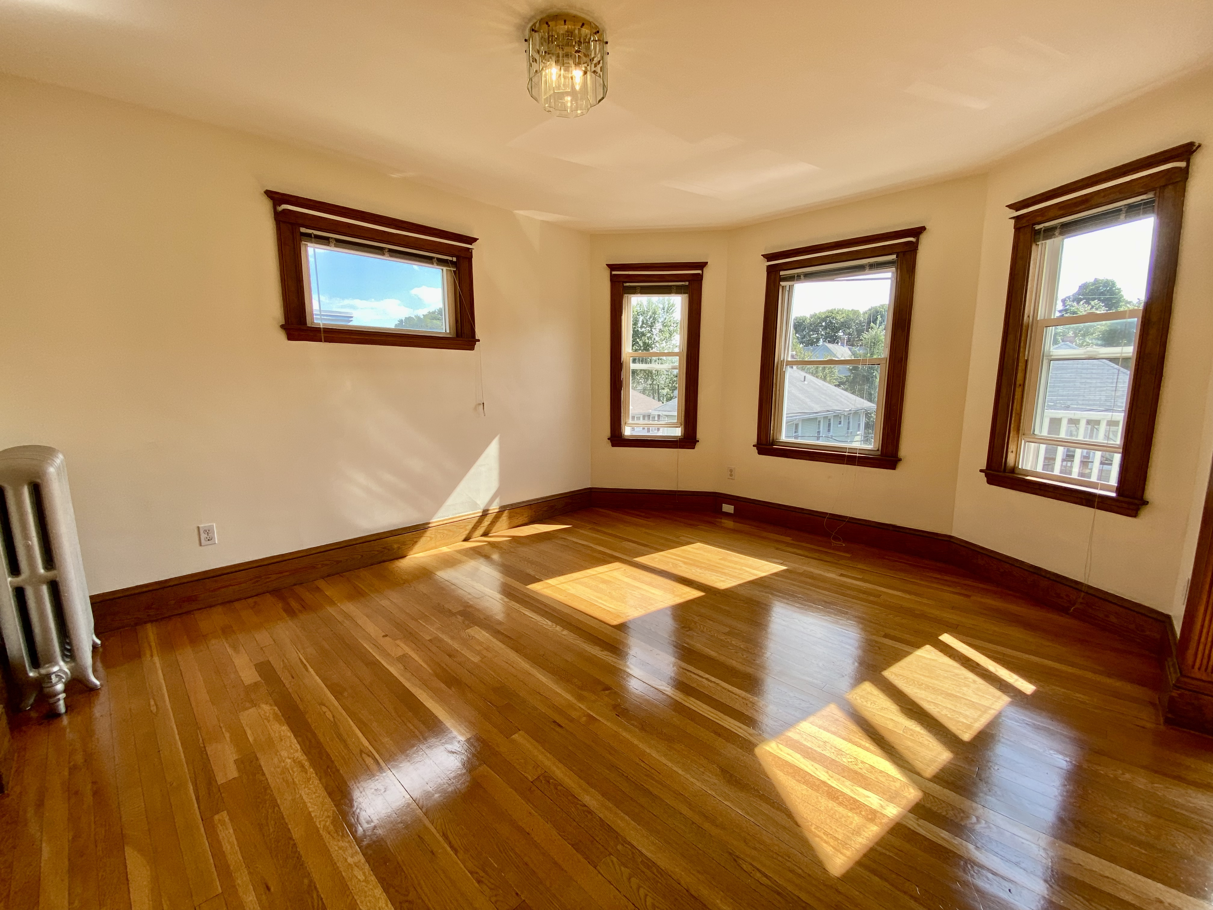 103 Farquhar St, Roslindale