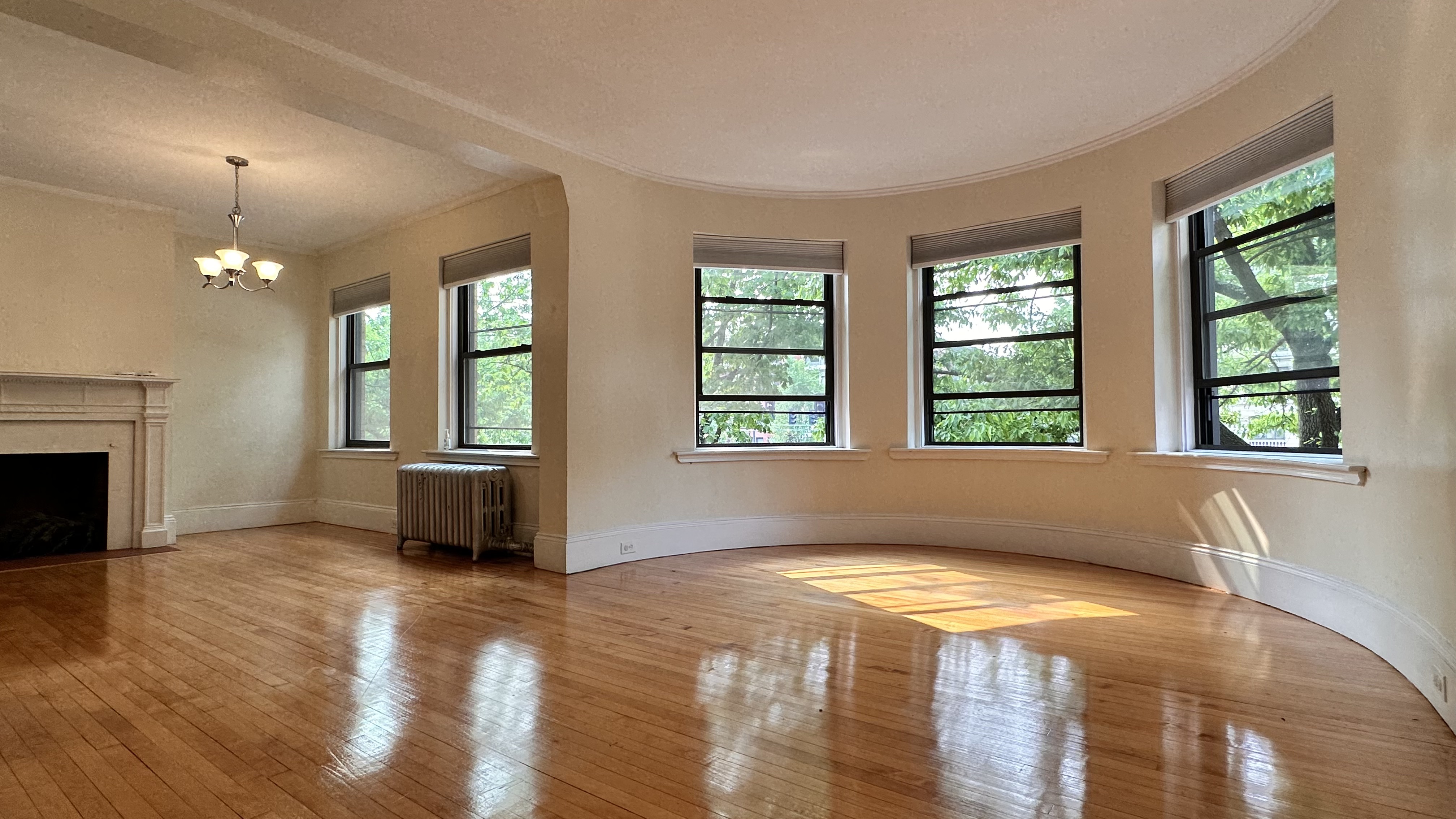 1100 Beacon St, Longwood