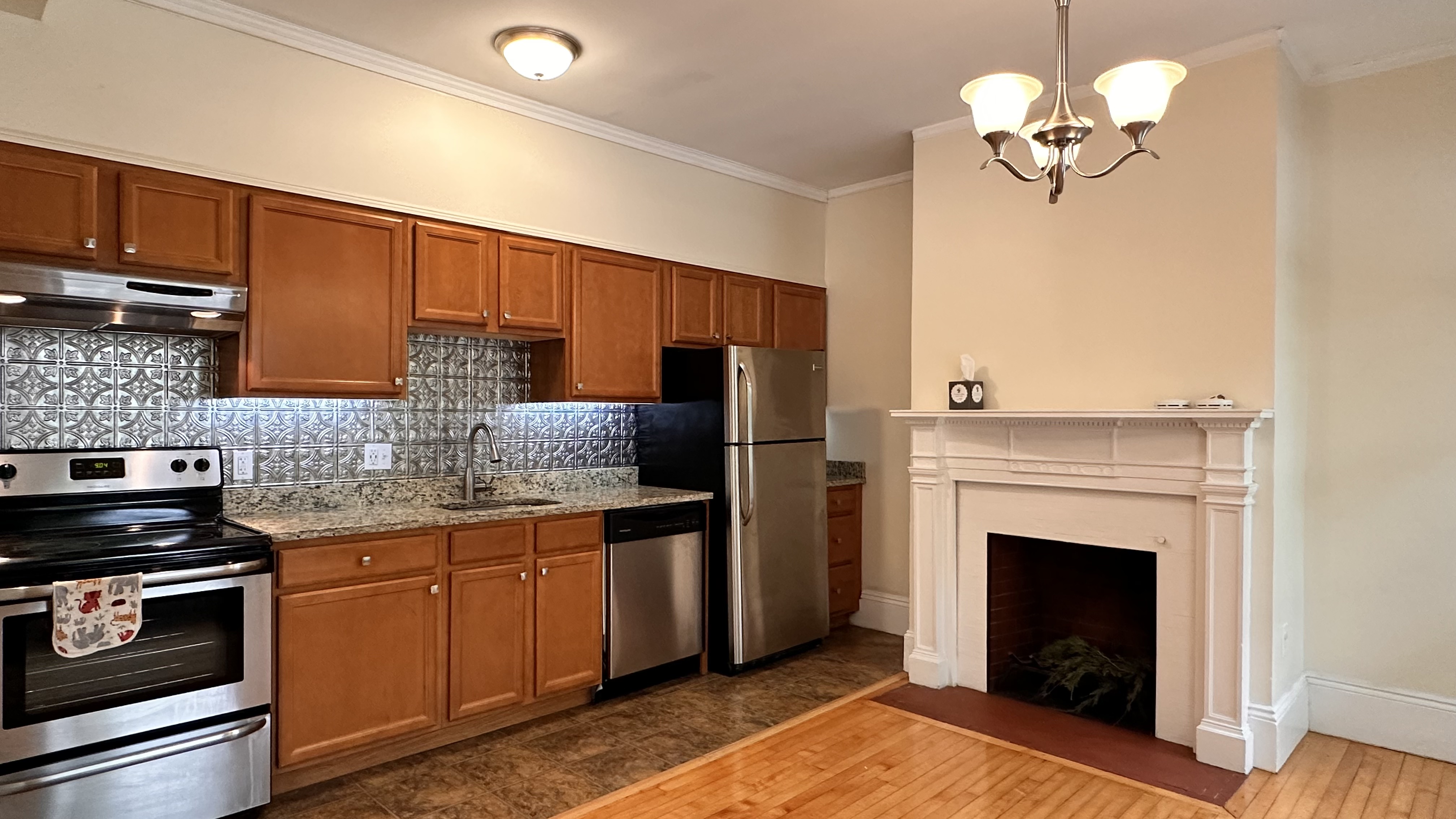 1100 Beacon St, Longwood