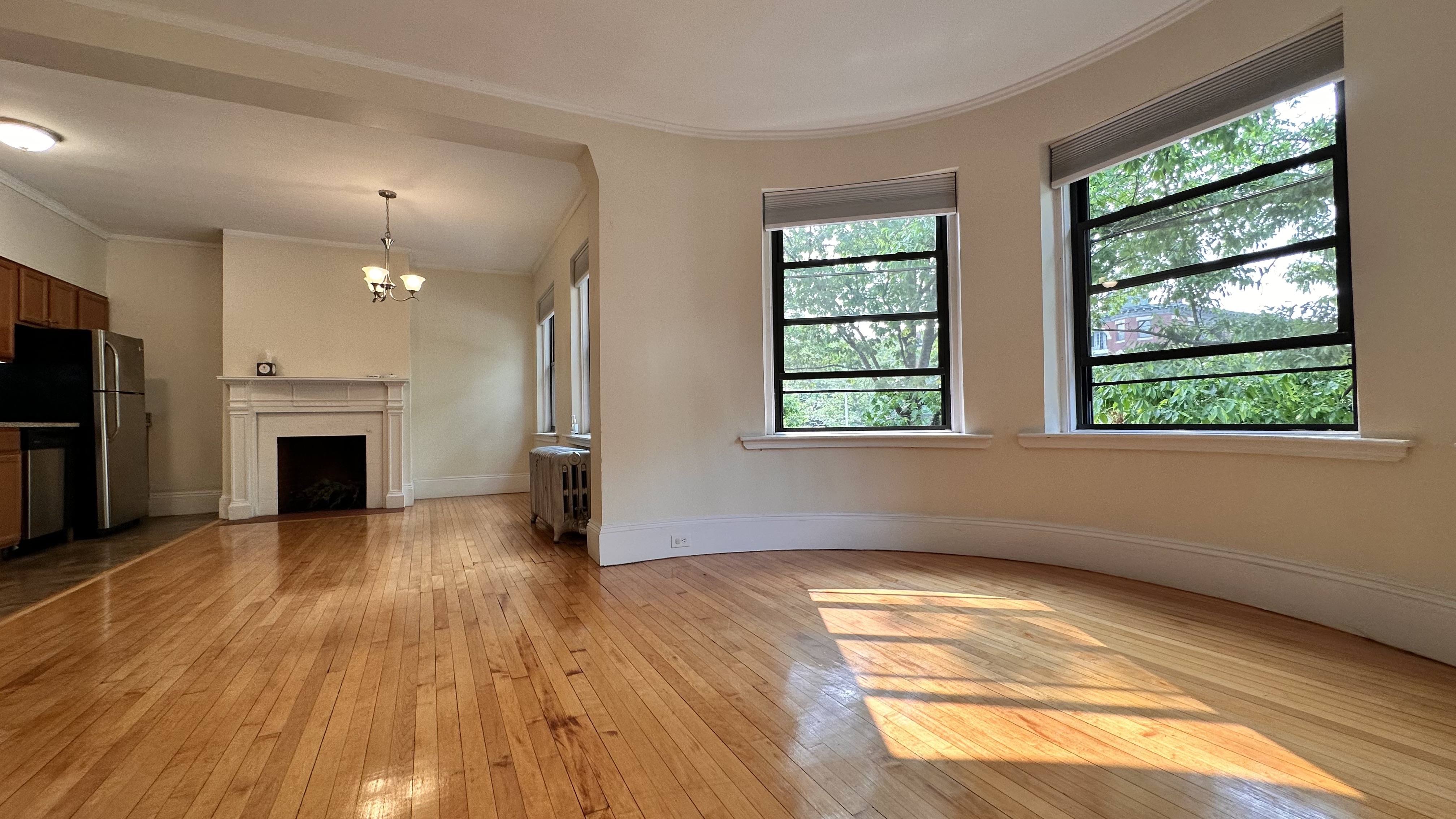 1100 Beacon St, Longwood