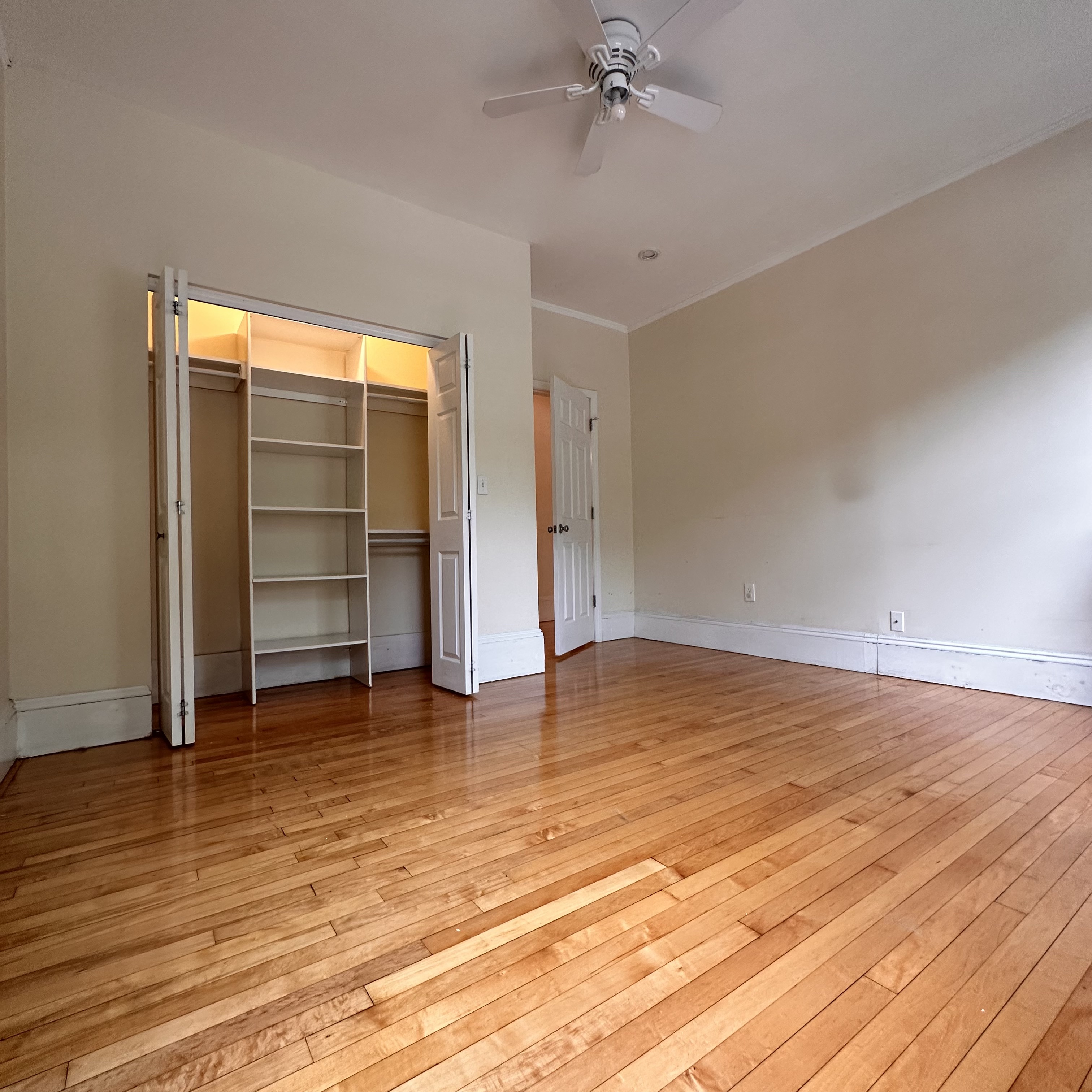 1100 Beacon St, Longwood