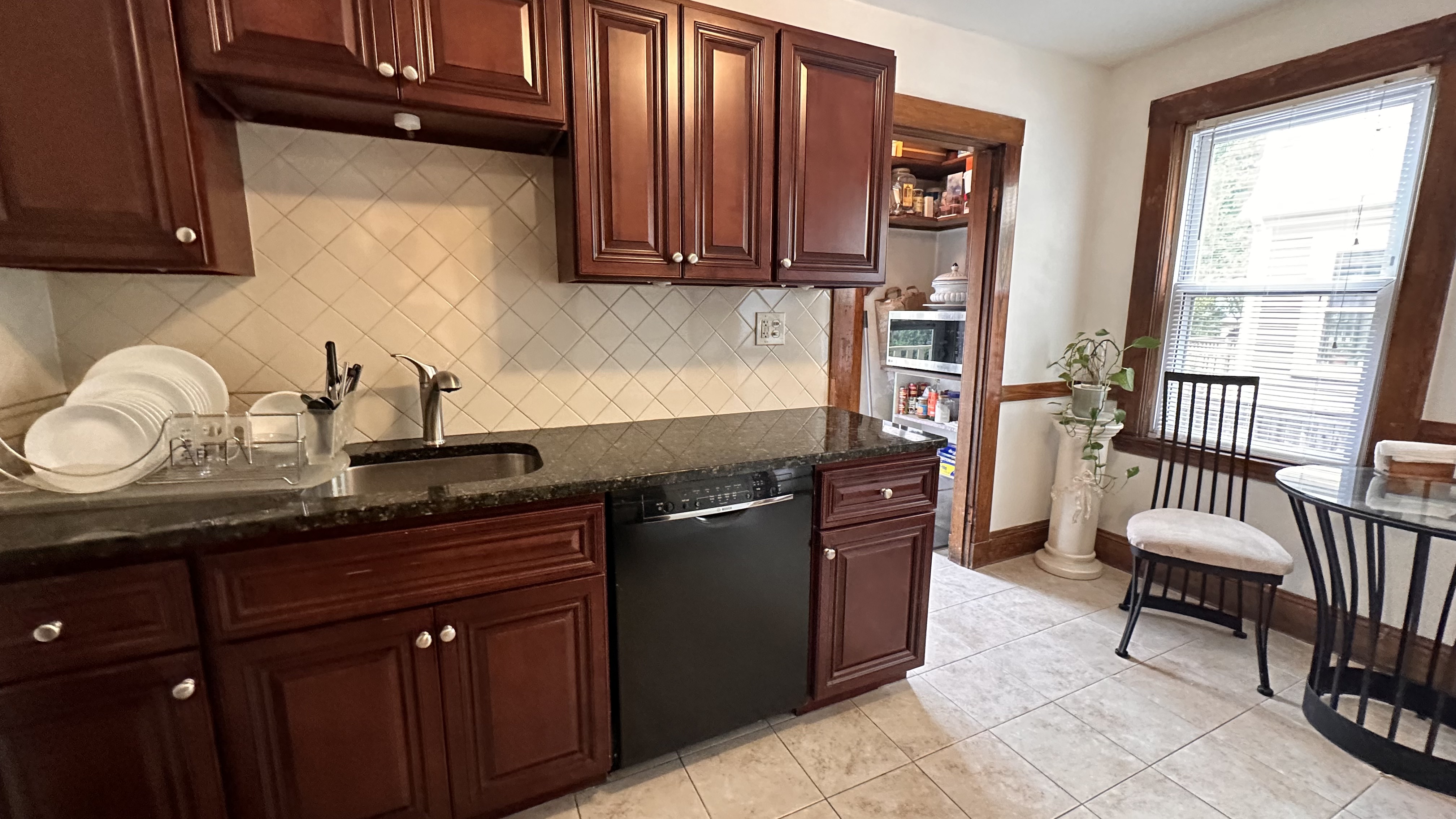 209 Aspinwall Ave, Central Village