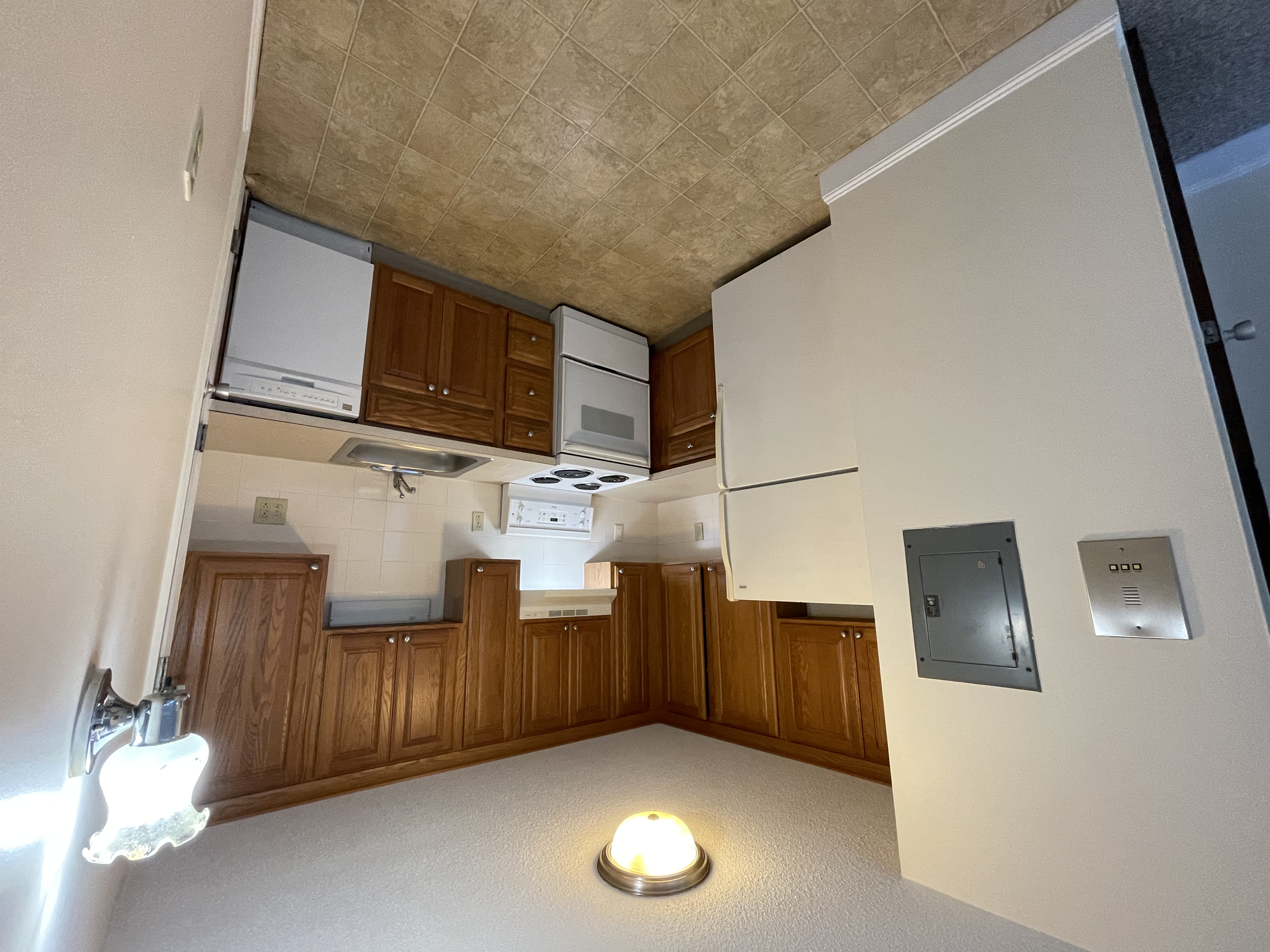 1 Brattle Dr, Arlington