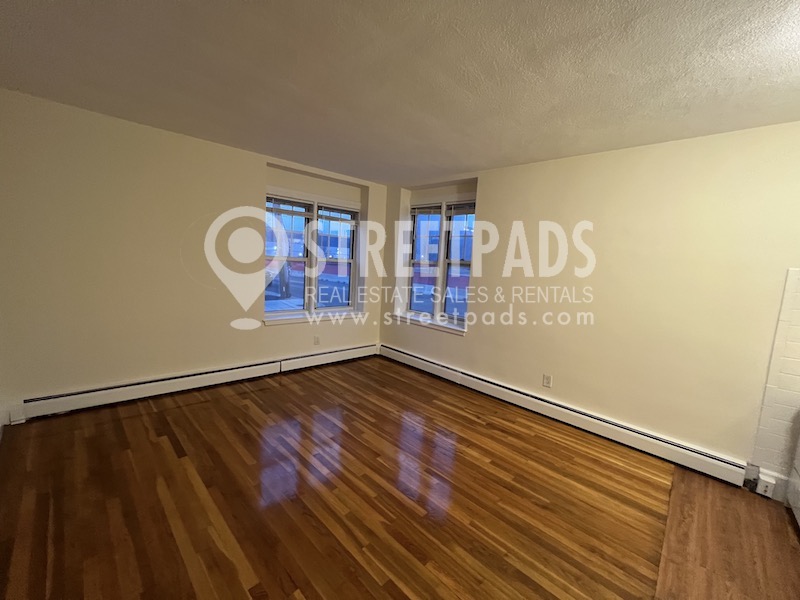 180 North Beacon St, Brighton