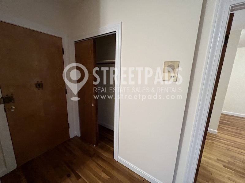 180 North Beacon St, Brighton