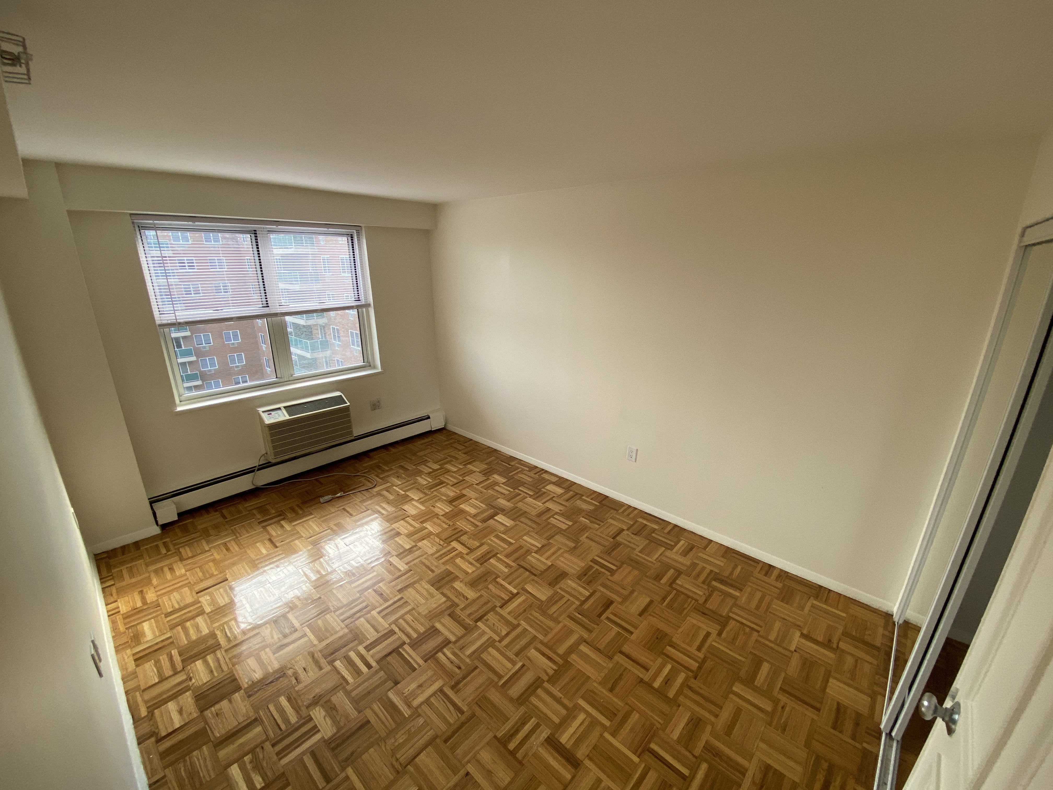 185 Freeman St, Longwood