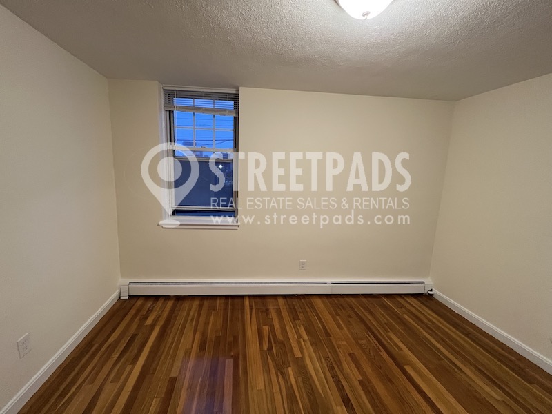 180 North Beacon St, Brighton