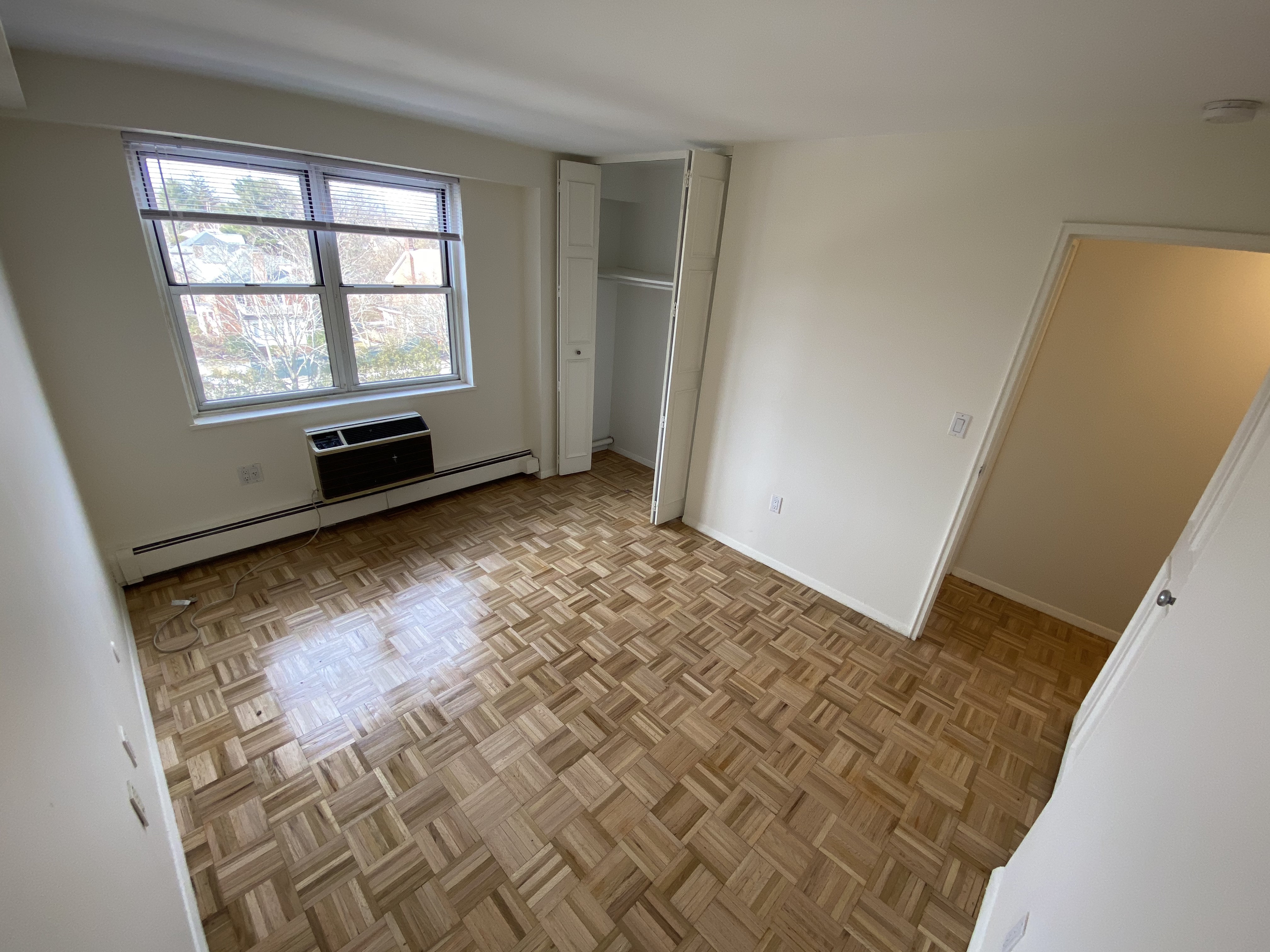 185 Freeman St, Longwood