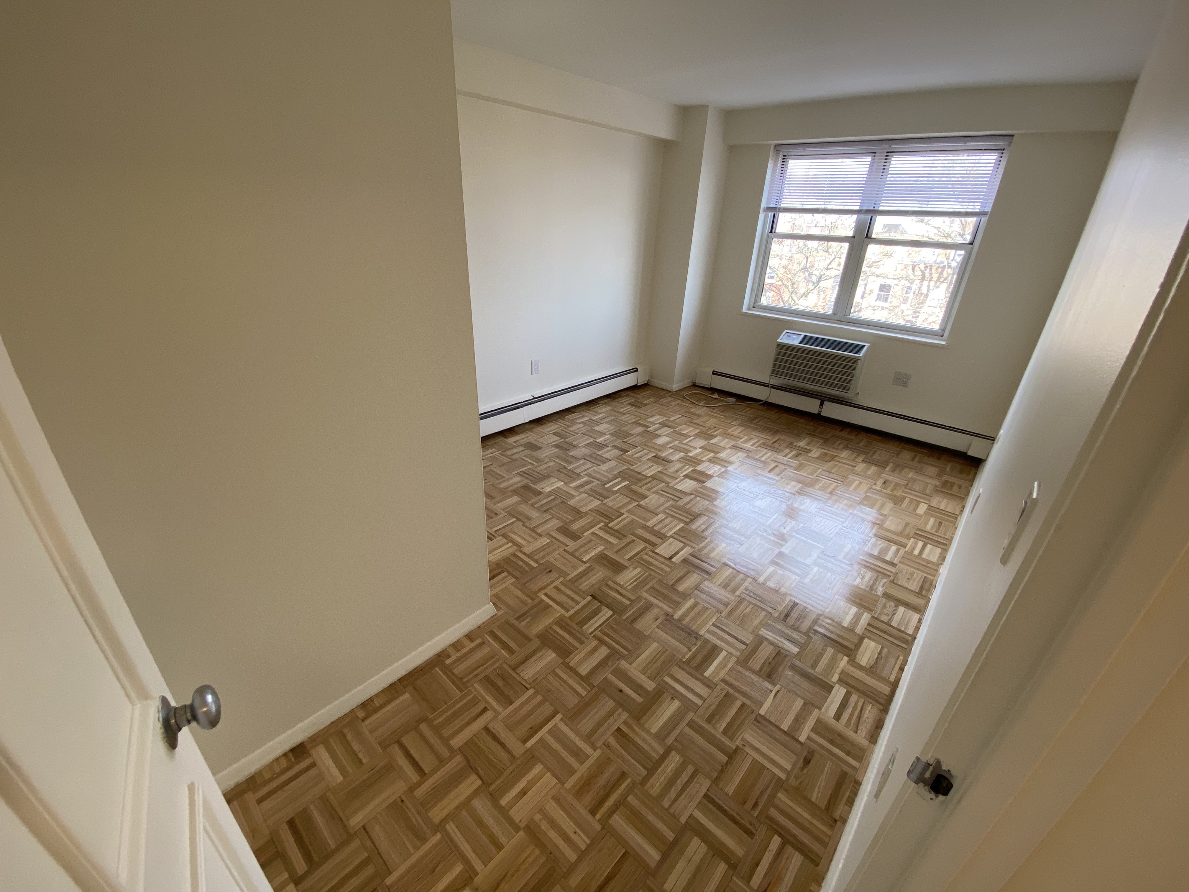 185 Freeman St, Longwood