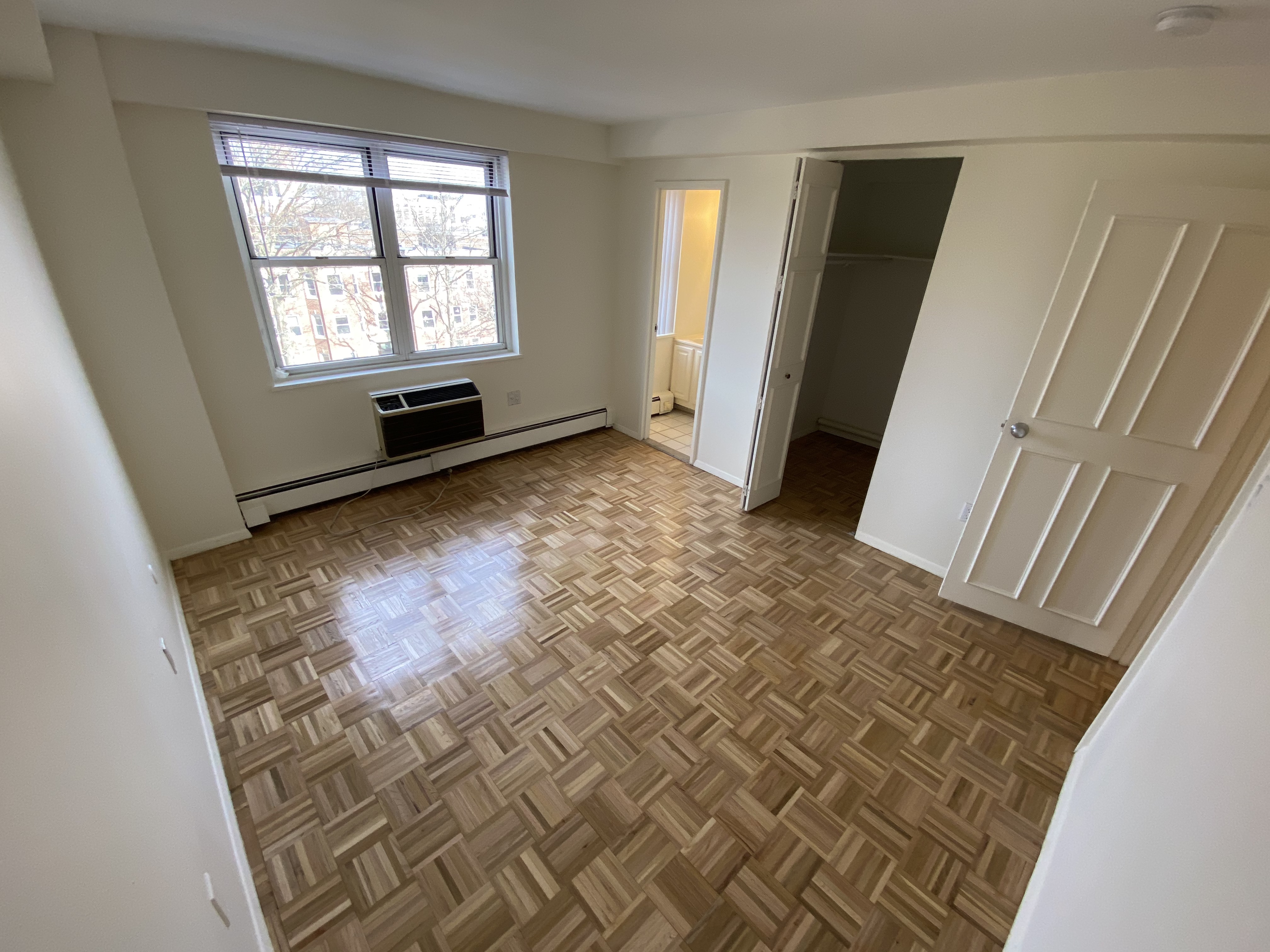 185 Freeman St, Longwood