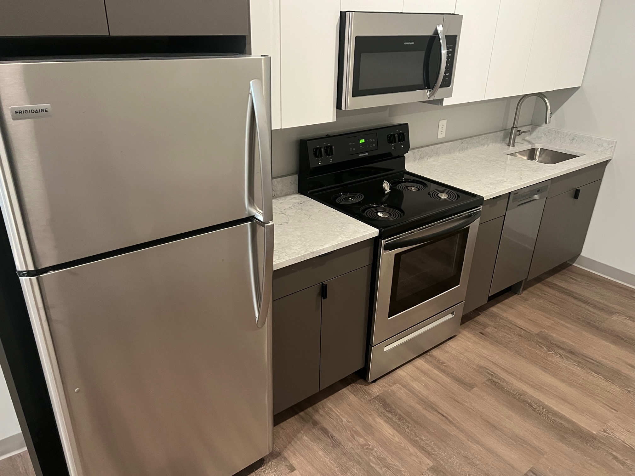 100 Hemenway St, Fenway