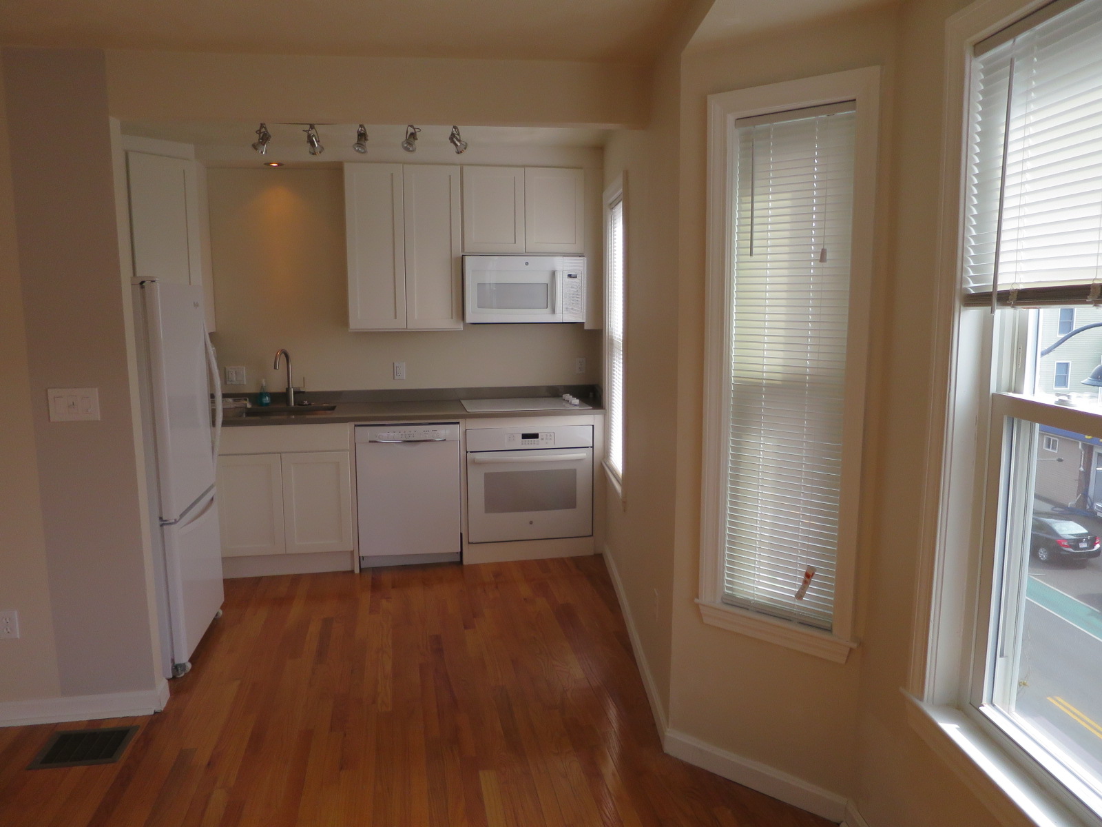 671 Somerville Ave, Porter Square