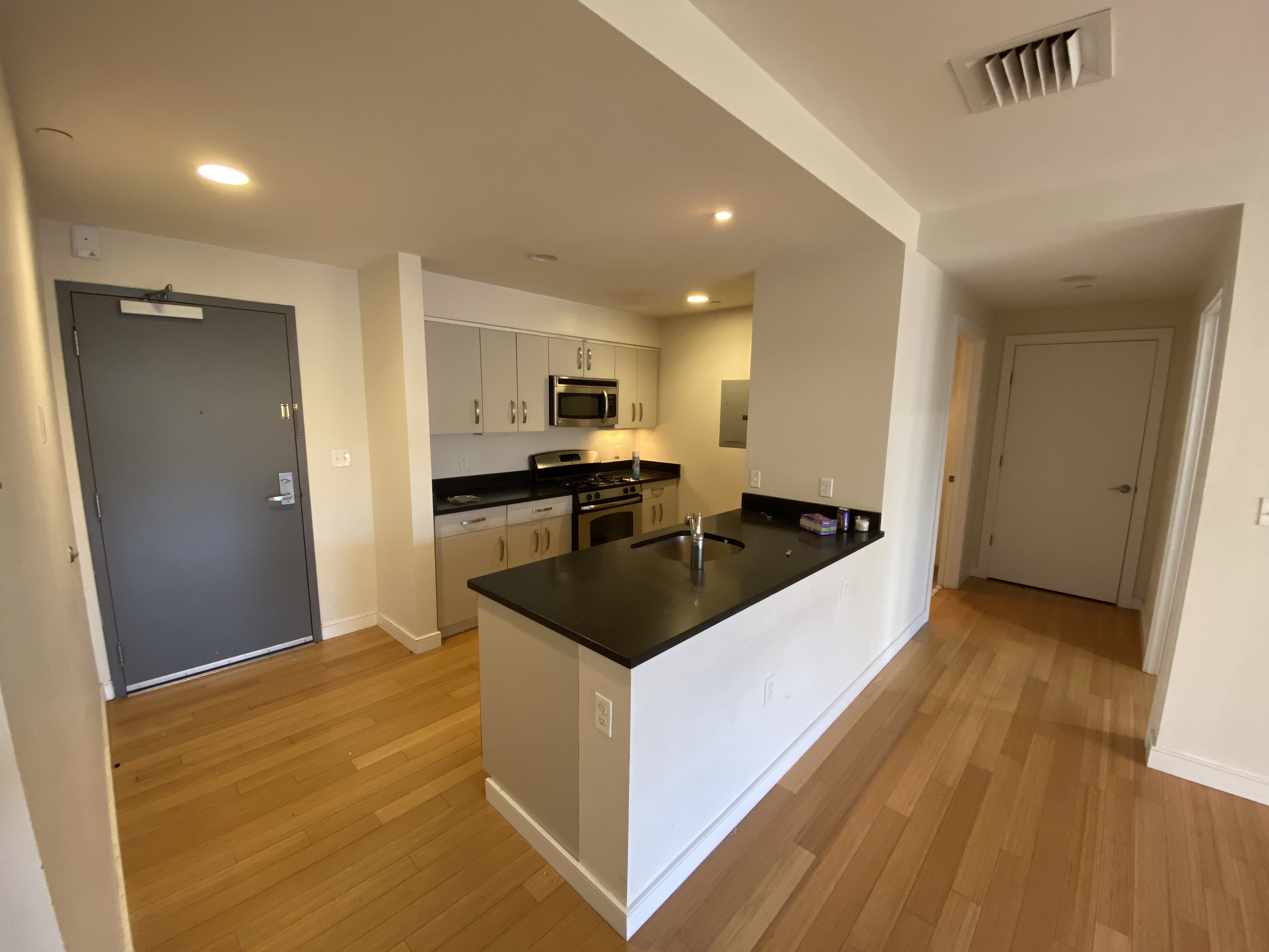 601 Albany St, South End