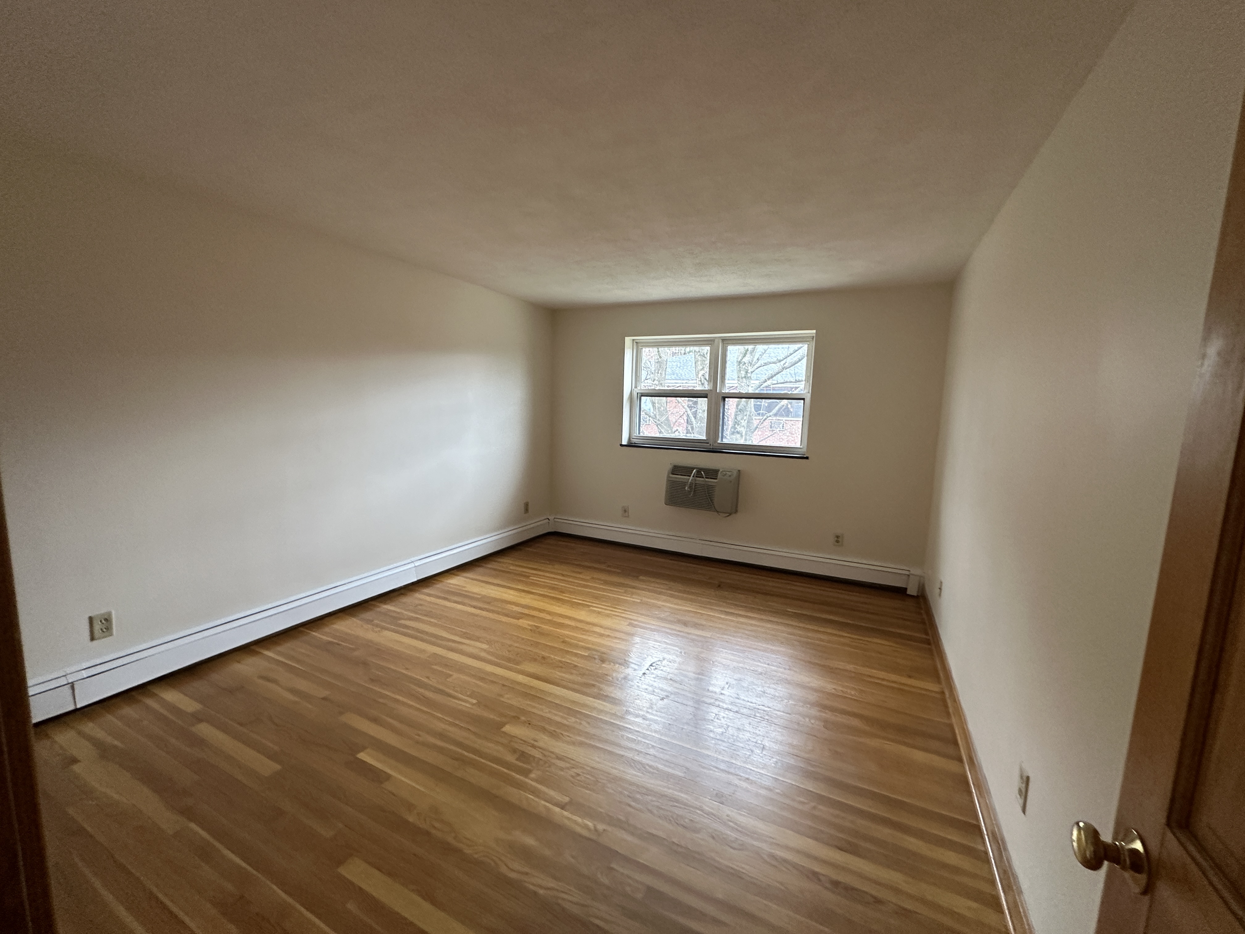 280 Grove St, Auburndale