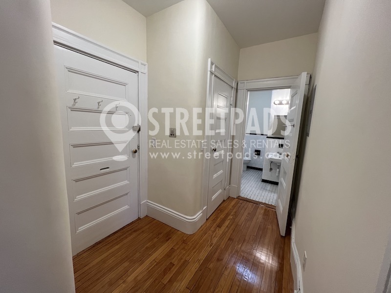 2 Ware St, Mid-Cambridge