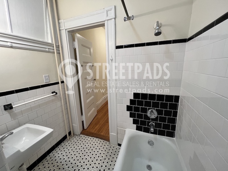 2 Ware St, Mid-Cambridge