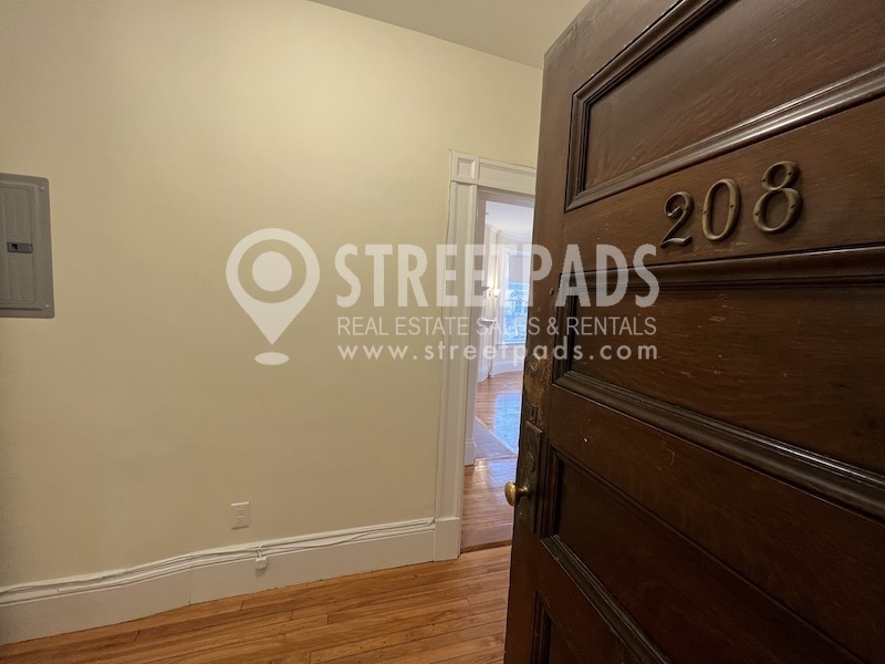 2 Ware St, Mid-Cambridge