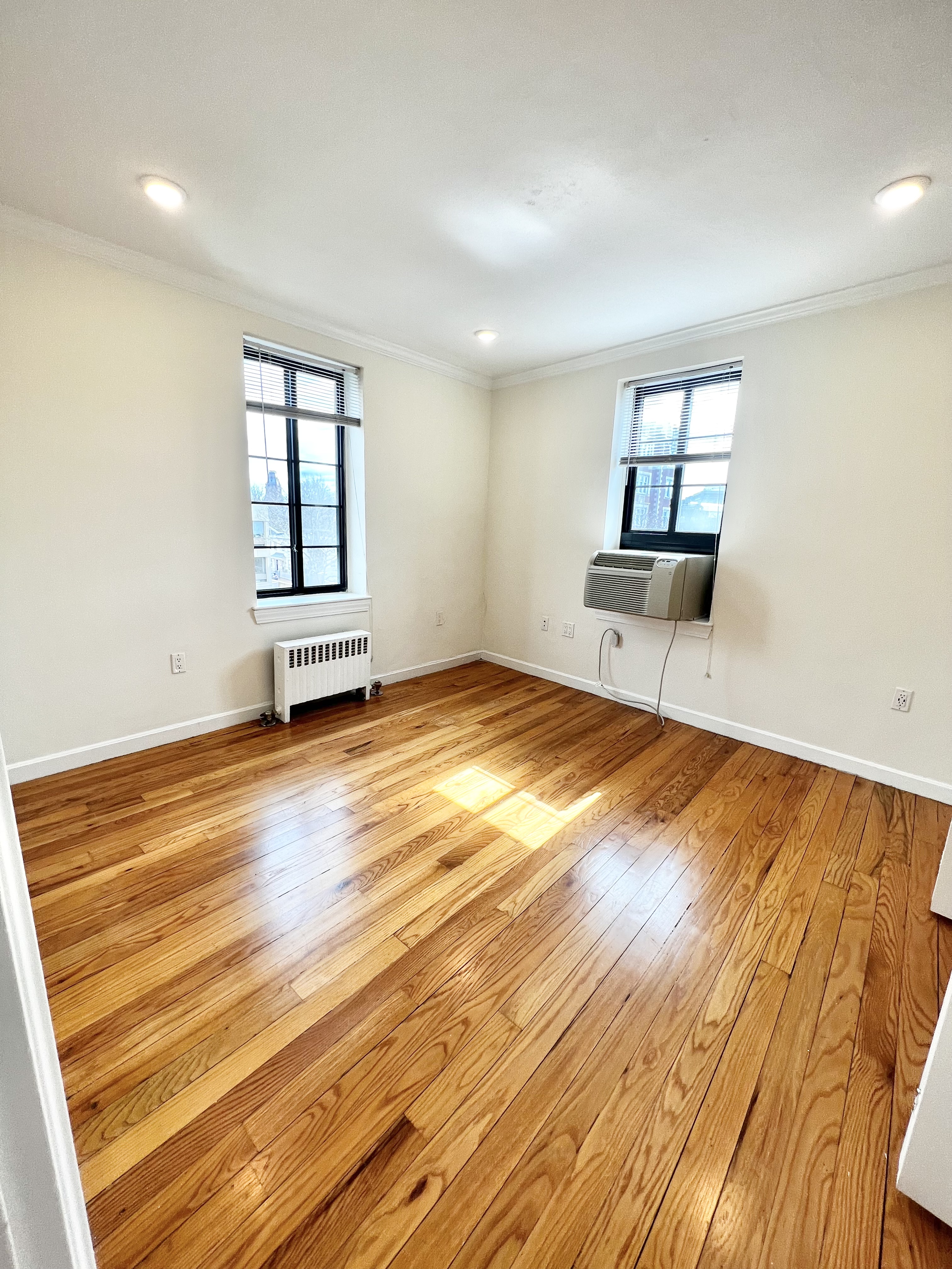 56 Brattle St, Harvard Square