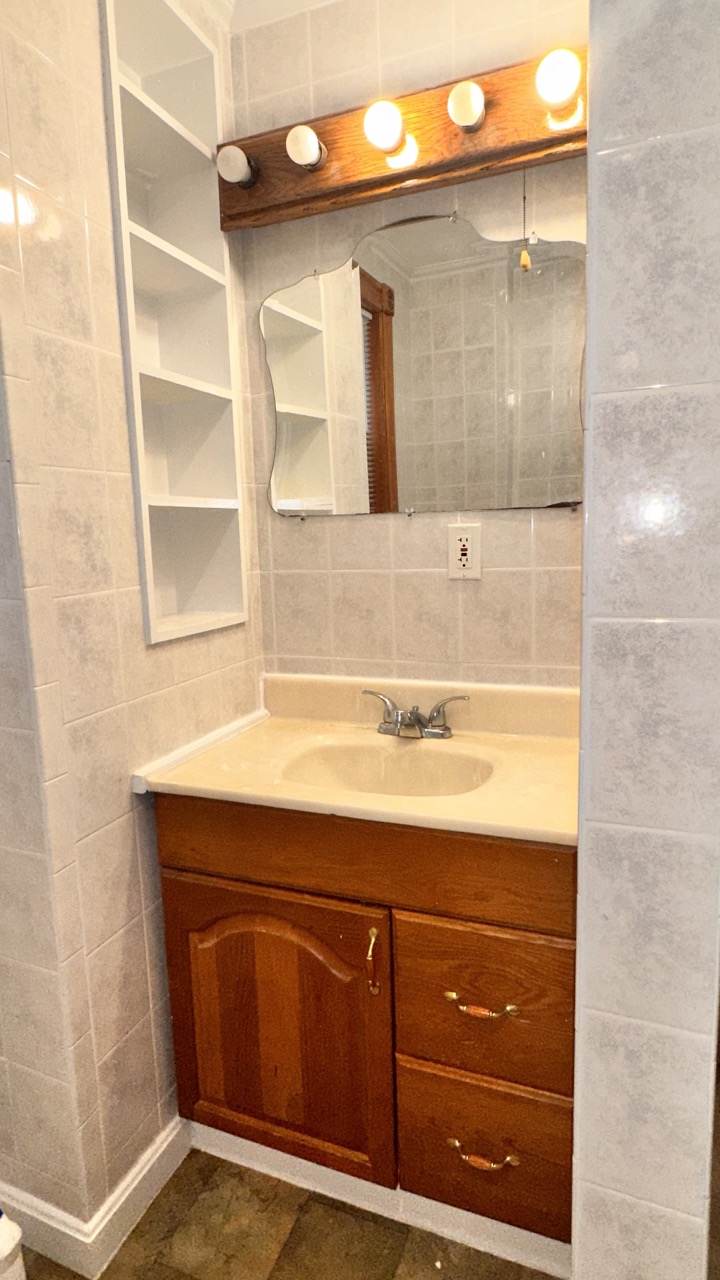 111 Longwood Ave, Longwood