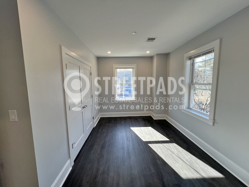 80 North Beacon St, Allston